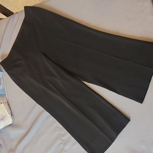 White House Black Market, capri, pull on, side zipper, flat front, black, slit